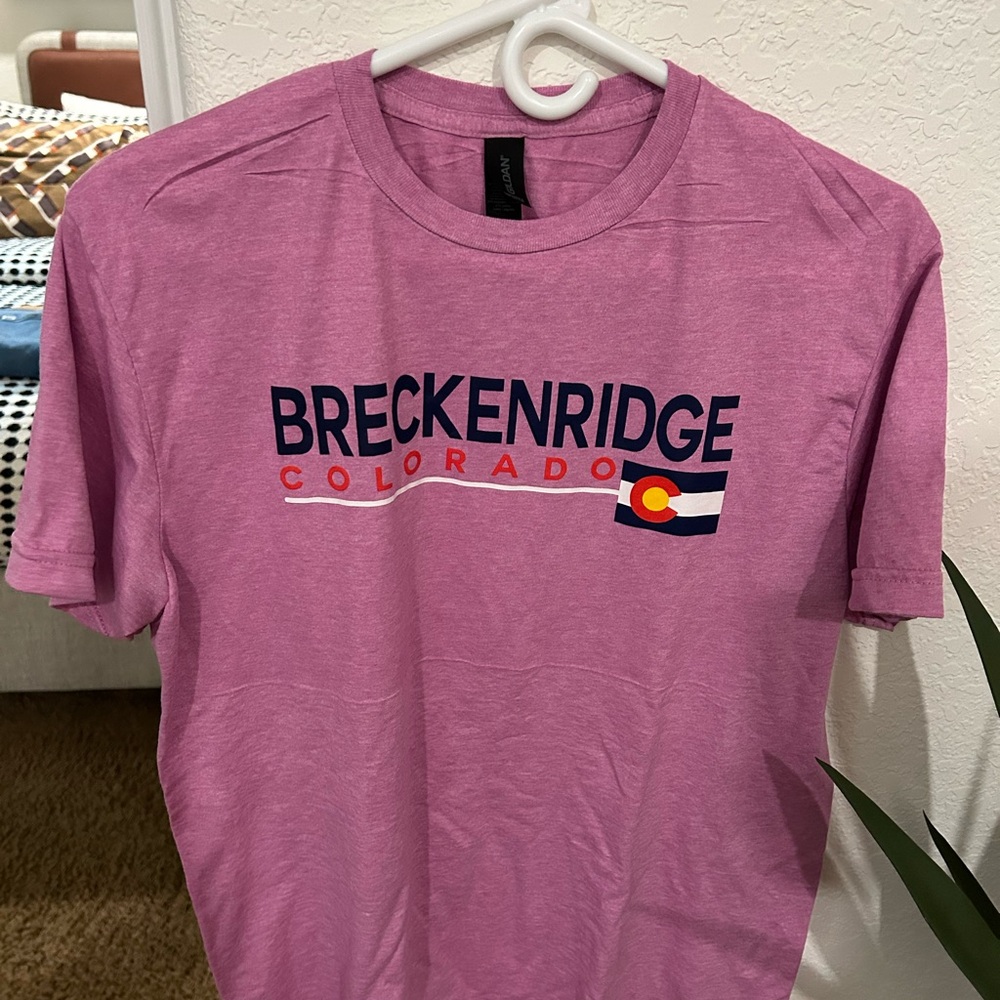Breckenridge Tshirt
Size Medium
Worn once